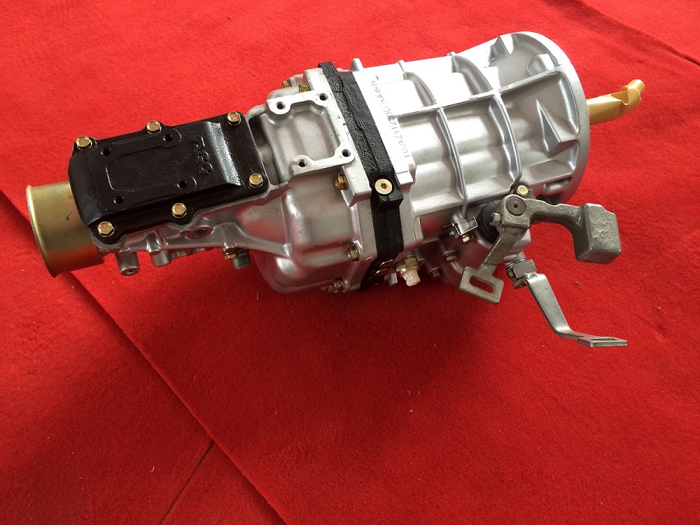 Toyota Hiace Quantum 2TR Gearbox